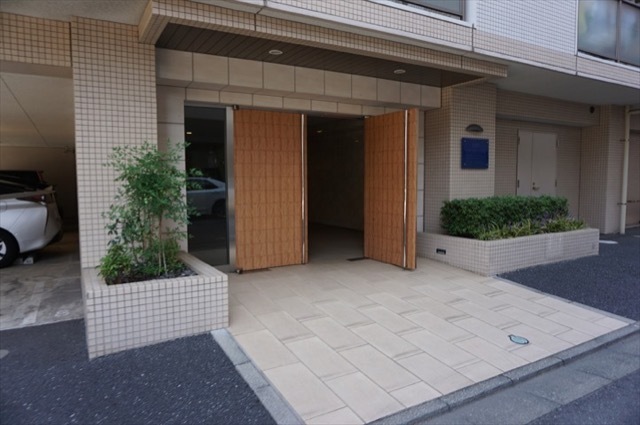 ドメイン横濱鶴見のエントランス