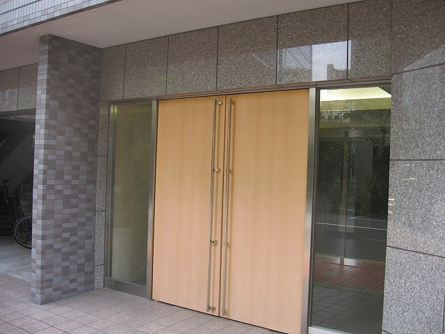 スカイコート東日本橋のエントランス