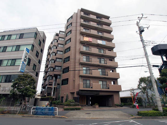 バームステージ竹の塚の外観