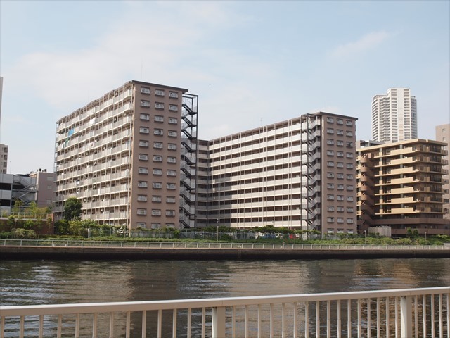 トーア辰巳マンションの外観