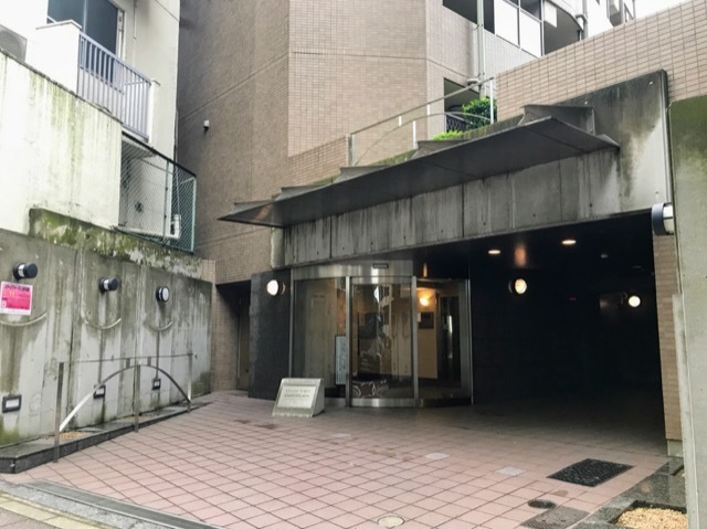 ステージファースト三軒茶屋のエントランス