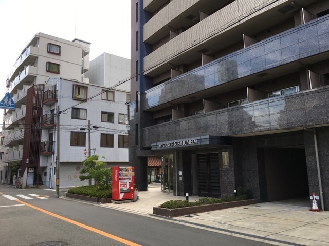アドバンス西梅田の外観