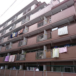 ファミネス梅屋敷